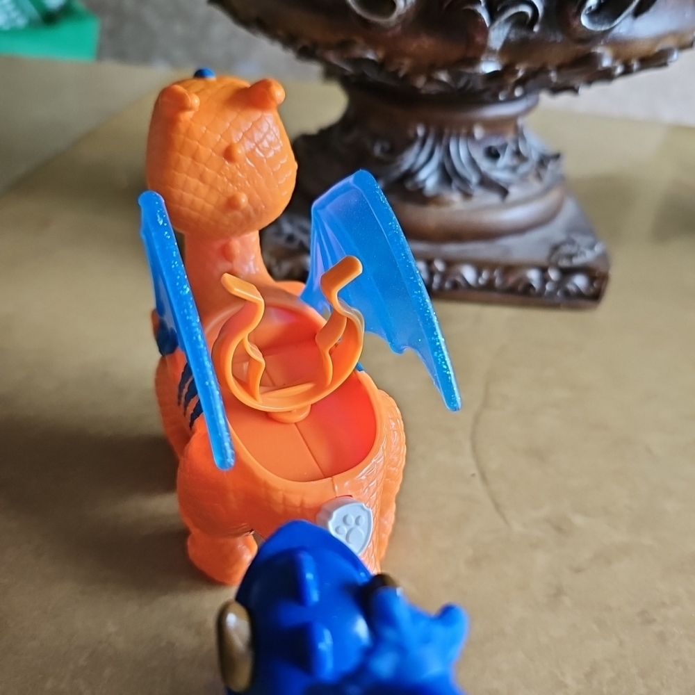 Paw Patrol Rescue Knights Chase Dragon Draco Set of 2 toy figures Flapping Wings - Picture 3 of 8